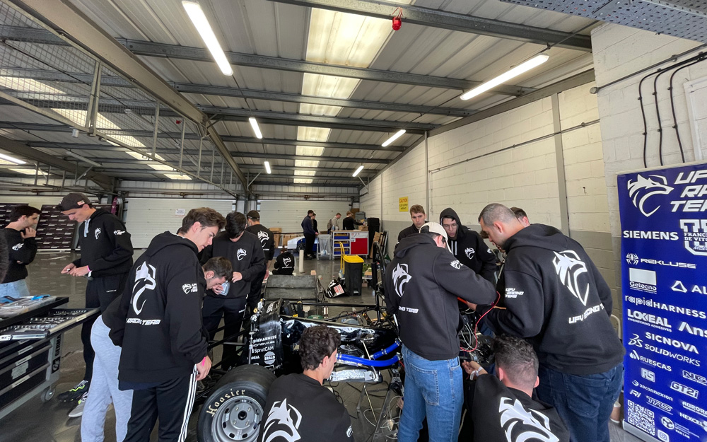 ufv racing team coche 2022