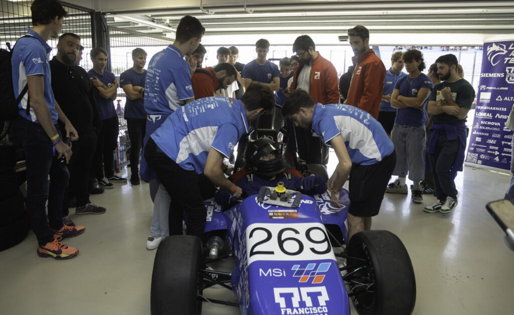 ufv racing team coche 2023
