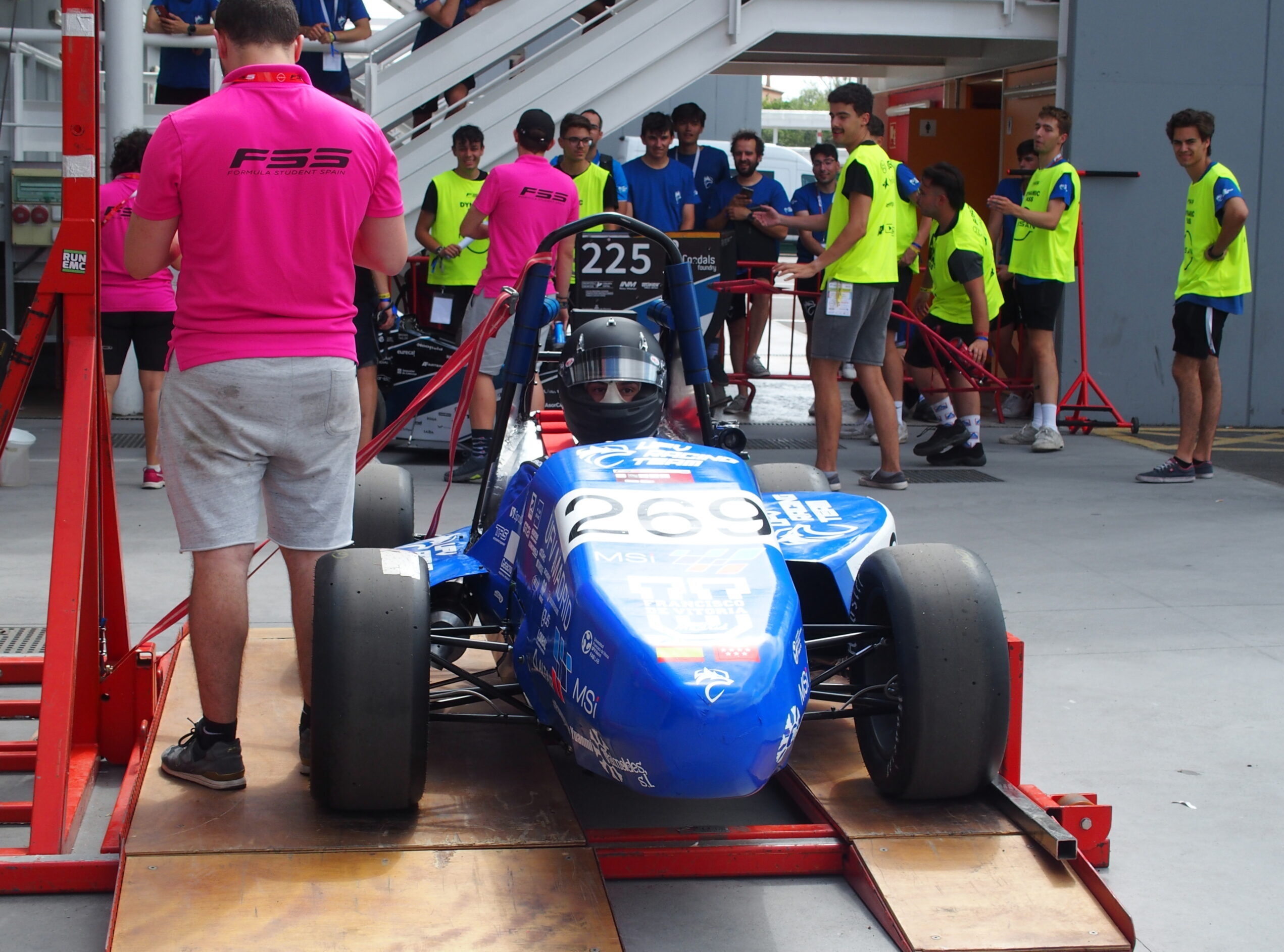 ufv racing team coche 2023